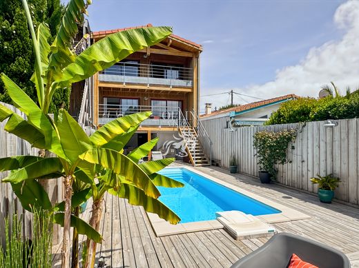 Villa in La Teste-de-Buch, Gironde
