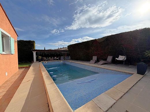 Casa di lusso a Châteauneuf-le-Rouge, Bocche del Rodano