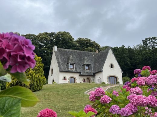 Ploubazlanec, Côtes-d'Armorの高級住宅