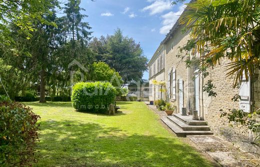 Luxury home in Saint-André-de-Lidon, Charente-Maritime