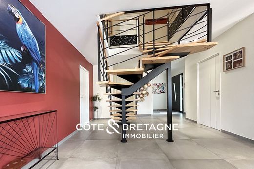 Luxe woning in Trégueux, Côtes-d'Armor