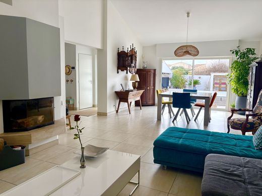 Luxus-Haus in Mauguio, Hérault
