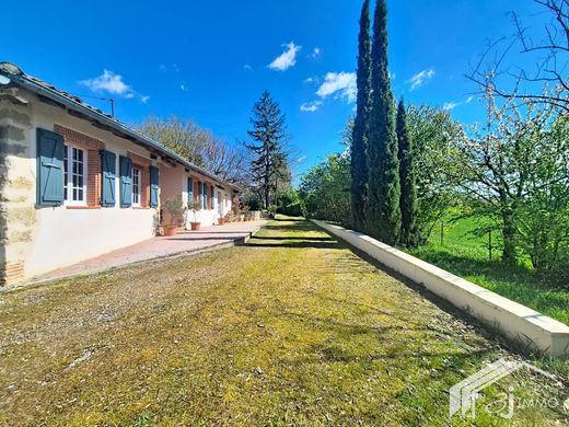 Luxus-Haus in Le Castéra, Haute-Garonne