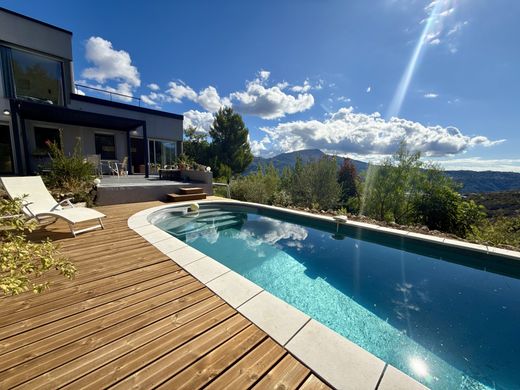 Luxus-Haus in Carros, Alpes-Maritimes