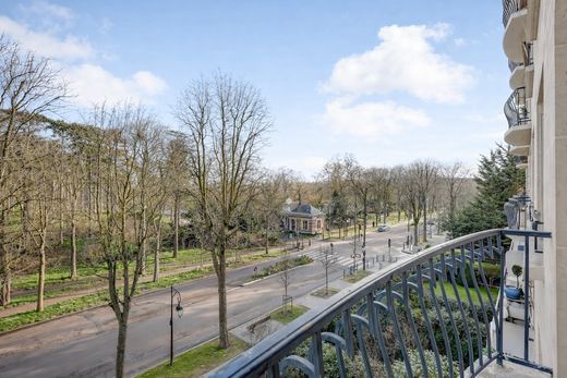 Apartment in Neuilly-sur-Seine, Hauts-de-Seine
