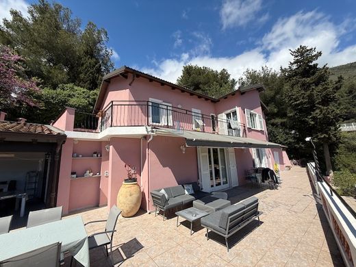 Luxus-Haus in Menton, Alpes-Maritimes