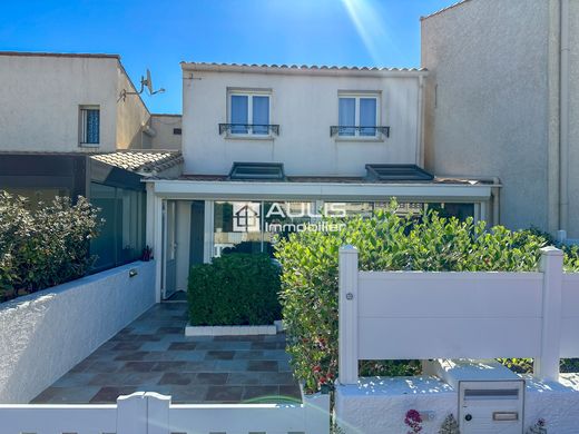 Вилла, Saint-Pierre-sur-Mer, Aude