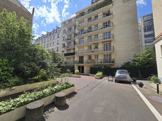 Apartment / Etagenwohnung in Neuilly-sur-Seine, Hauts-de-Seine