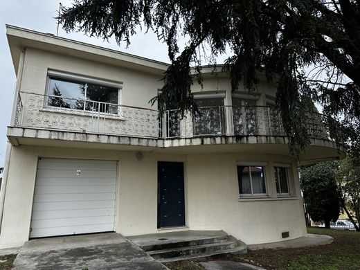 Villa in Ramonville-Saint-Agne, Upper Garonne
