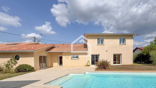 Luxury home in Cestas, Gironde