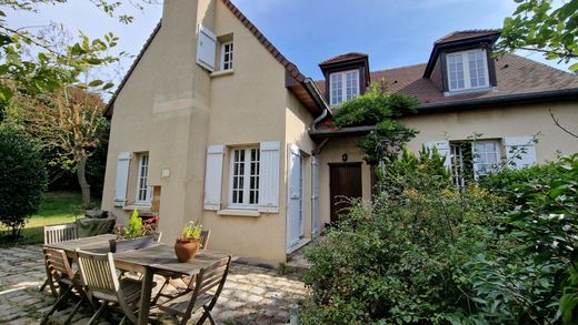 Luxe woning in Puiseux-en-France, Val d'Oise