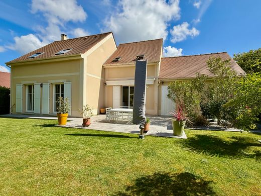 Casa di lusso a Orgeval, Yvelines
