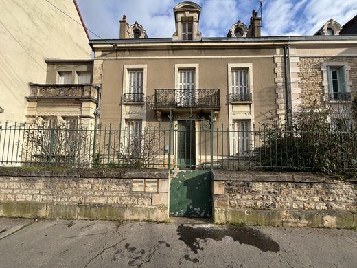Maison de luxe à Dijon, Côte-d'Or