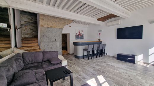 Luxury home in Couzon-au-Mont-d'Or, Rhône