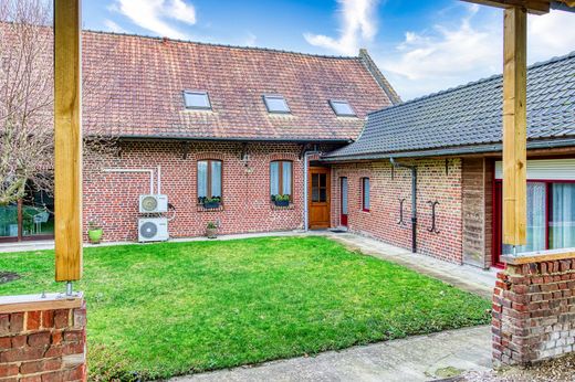 Luxury home in Hinges, Pas-de-Calais