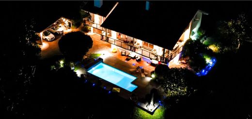 Luxe woning in Doussard, Haute-Savoie