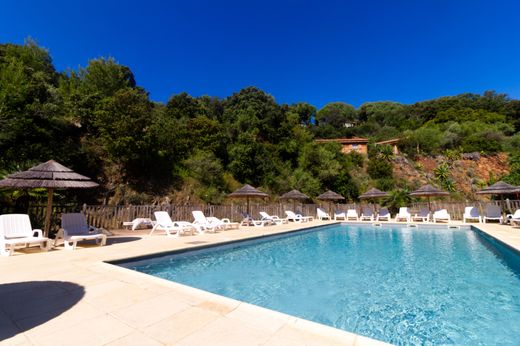 地皮  阿雅克修, South Corsica