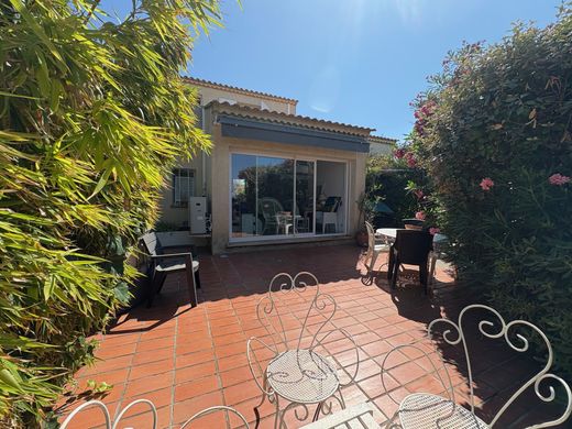 Sanary-sur-Mer, Varの高級住宅