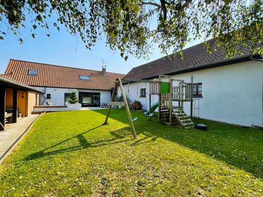 Rural or Farmhouse in Wambrechies, North