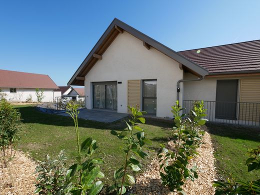 Luxe woning in Mésigny, Haute-Savoie