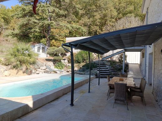منزل ﻓﻲ Sainte-Colombe-en-Bruilhois, Lot-et-Garonne