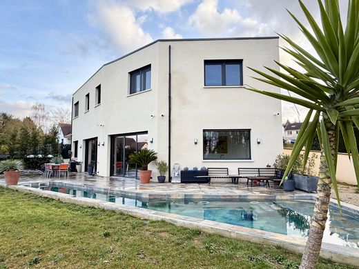 Casa di lusso a Orgeval, Yvelines