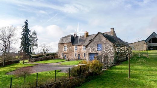 Casa di lusso a Sainte-Suzanne, Mayenne