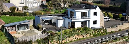 Luxury home in Le Val-Saint-Père, Manche