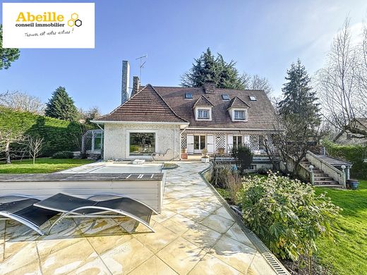 منزل ﻓﻲ Saint-Chéron, Essonne