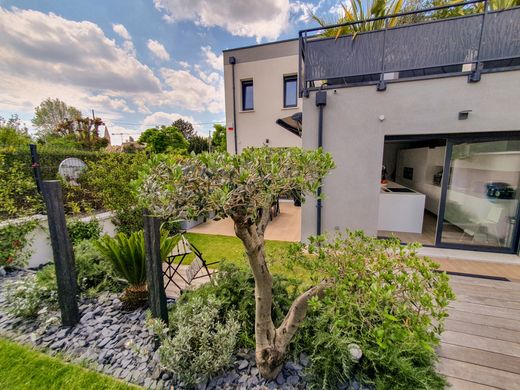 منزل ﻓﻲ Orgeval, Yvelines