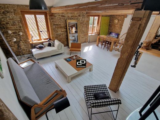 Luxury home in Couzon-au-Mont-d'Or, Rhône