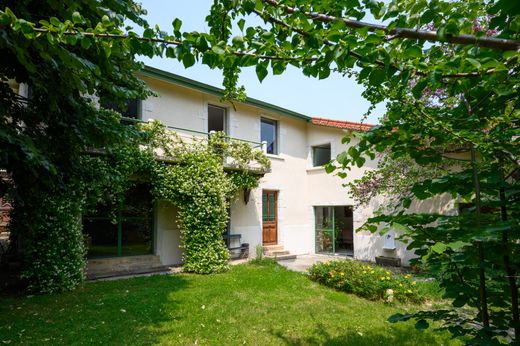 Luxus-Haus in Beynost, Ain