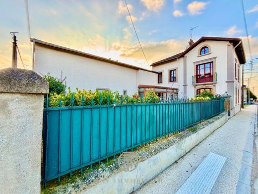 Casa di lusso a Chambley, Meurthe et Moselle