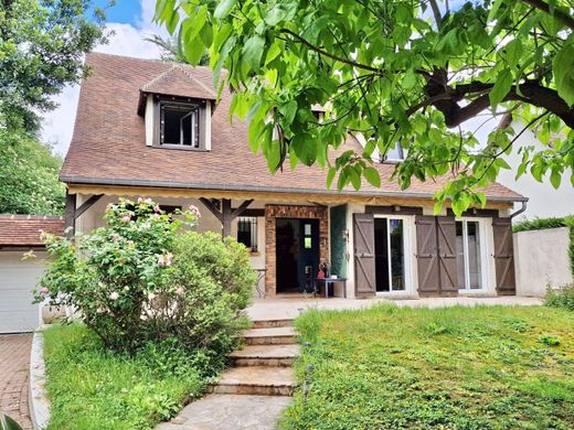 Casa di lusso a Saint-Maur-des-Fossés, Val-de-Marne