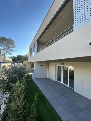 Apartment in Nîmes, Gard