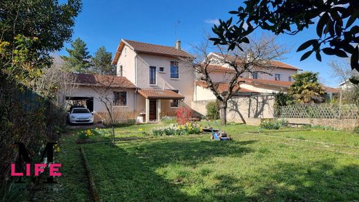 منزل ﻓﻲ ليون, Rhône