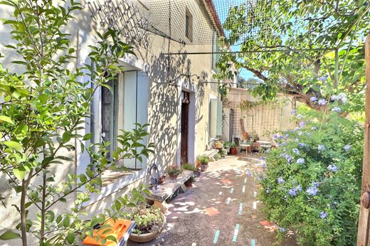 Luxe woning in Castries, Hérault