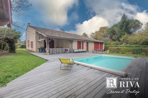 Saint-Caprais-de-Bordeaux, Girondeの高級住宅