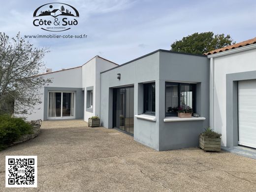 Casa di lusso a La Jarne, Charente-Maritime