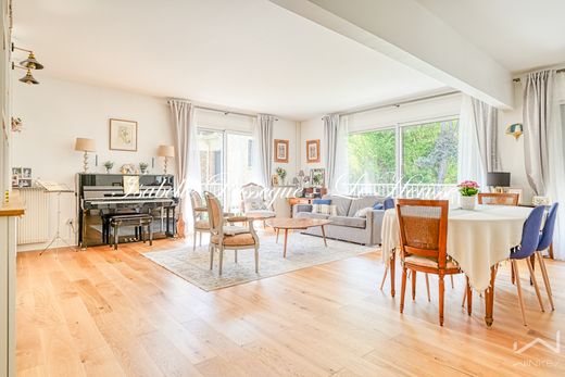 Apartment in Meudon, Hauts-de-Seine