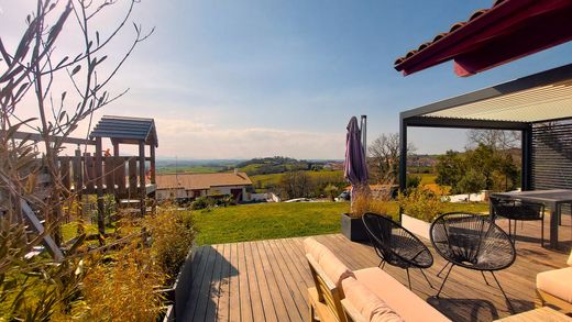 Luxury home in Bardos, Pyrénées-Atlantiques