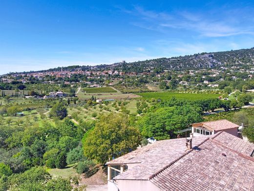Luxus-Haus in Saint-Saturnin-lès-Apt, Vaucluse