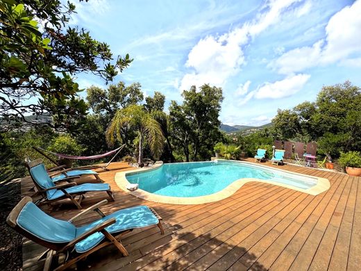 Maison de luxe à La Londe-les-Maures, Var