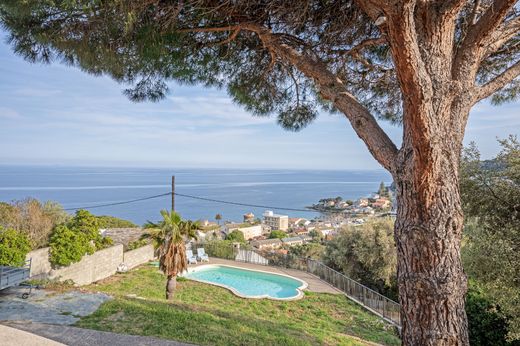 Villa en Santa-Maria-di-Lota, Alta Córcega