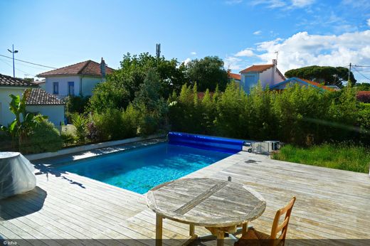 Luxe woning in Saint-Georges-de-Didonne, Charente-Maritime