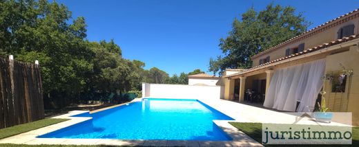 ﻓﻴﻼ ﻓﻲ Uchaux, Vaucluse