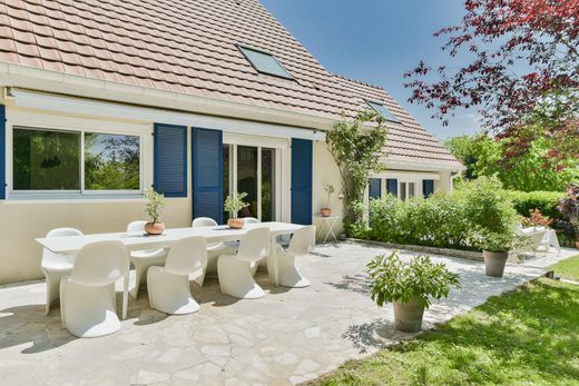 Luxury home in Saint-Witz, Val d'Oise