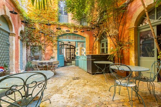 Luxury home in Tarascon, Bouches-du-Rhône