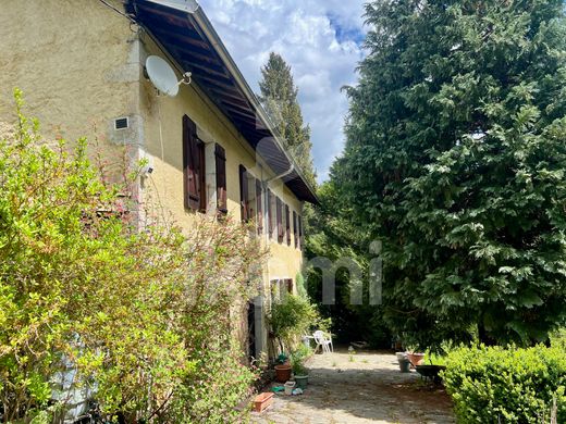 Luxury home in Hauts de Bienne, Jura