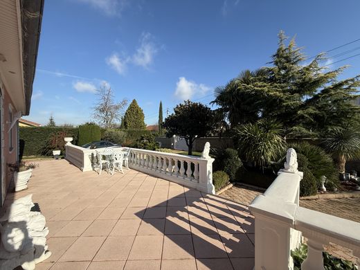 Luxury home in Craponne, Rhône